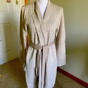 Ann Taylor Medium Cardigan with pockets